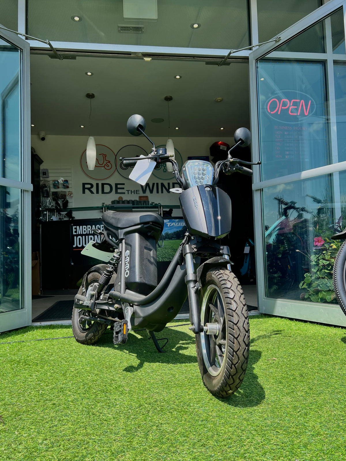 Emmo Urban Ebike Electric Scooter – Ride the Wind Ebikes