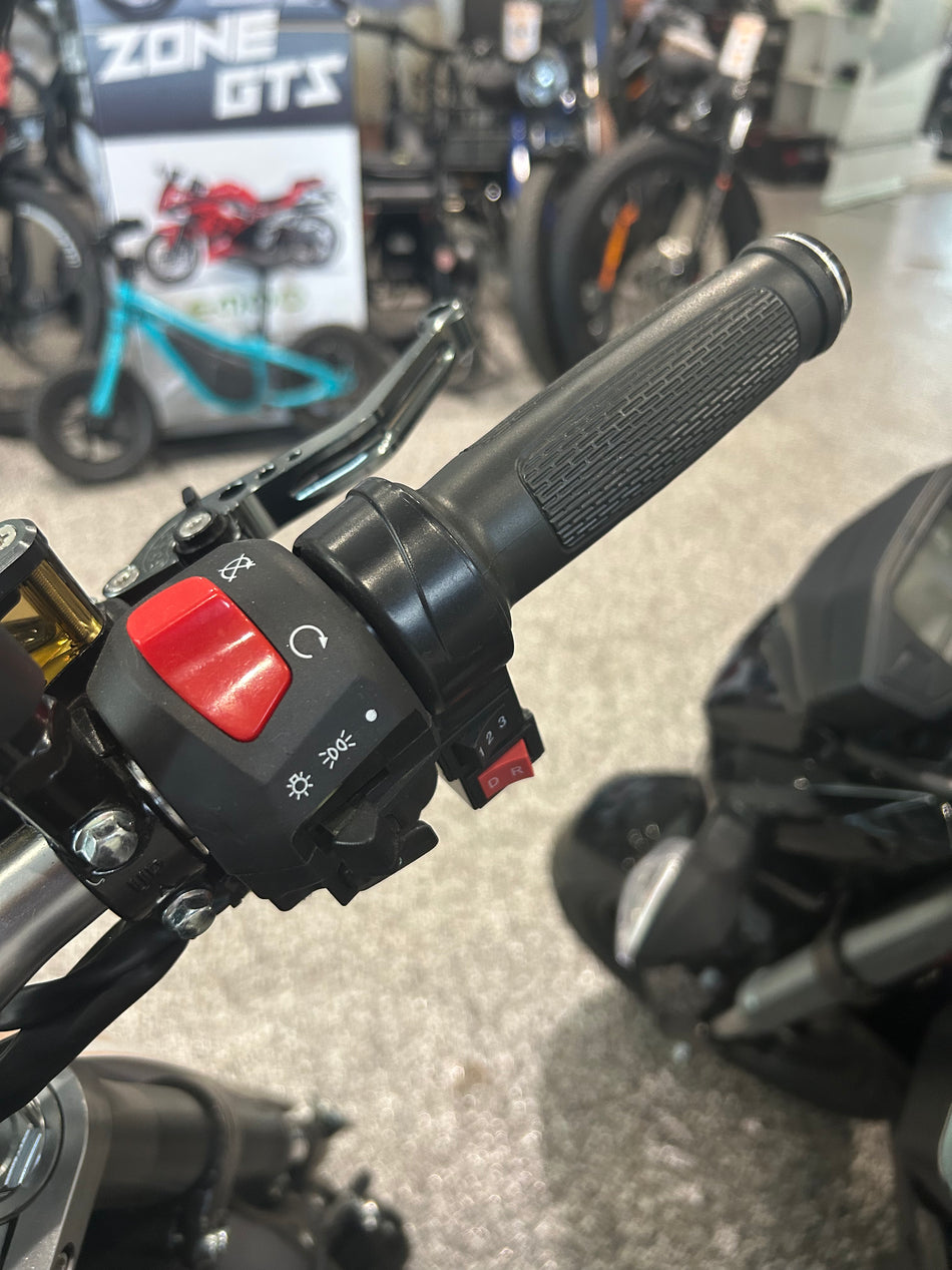 Evoque Streetster  Throttle Unit