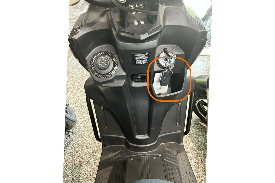 Emmo Nok Panel Facing Driver (Inner)